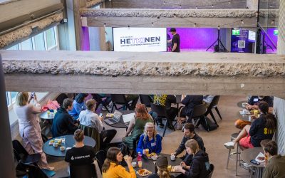 Aamiaista ja verkostoitumista virtuaalituotannon teemojen äärellä