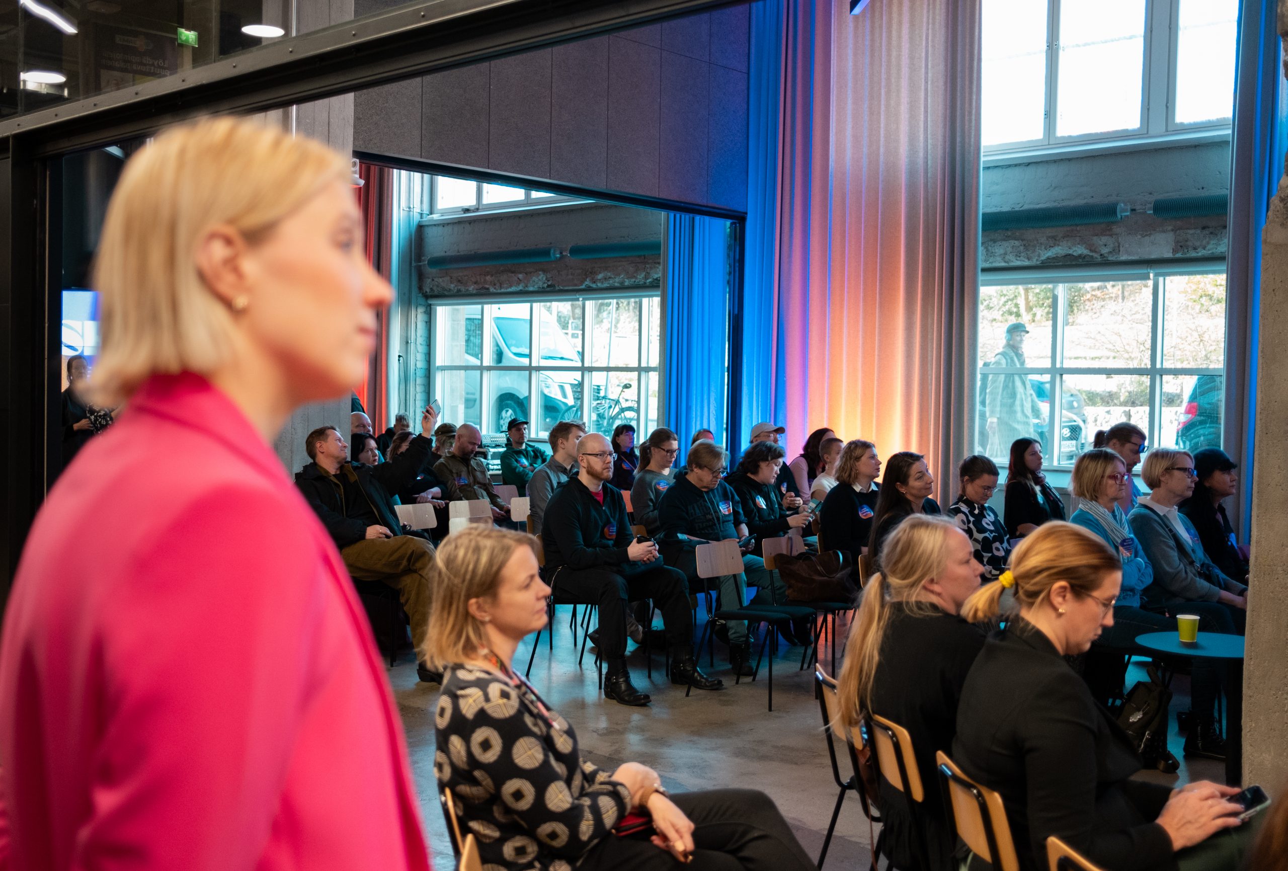 Yleisö seurasi pitchauksia kiinnostuneena. (Kuva: Lotta Lehtikevari)